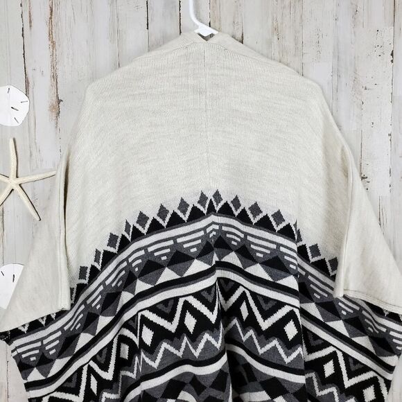 Atmosphere Aztec Poncho Sweater Gray Black XS - Picture 11 of 12
